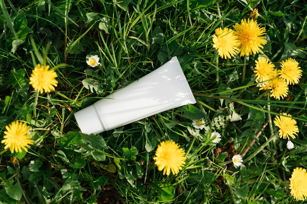 化粧品パッケージデザインで女性の心を動かすには？タイタン・アートが手がけた制作事例を紹介の画像| 大阪・東京のデザイン会社 タイタン・アート ｜ ブランディング・WEB・パッケージデザイン・パンフレット・カタログ制作