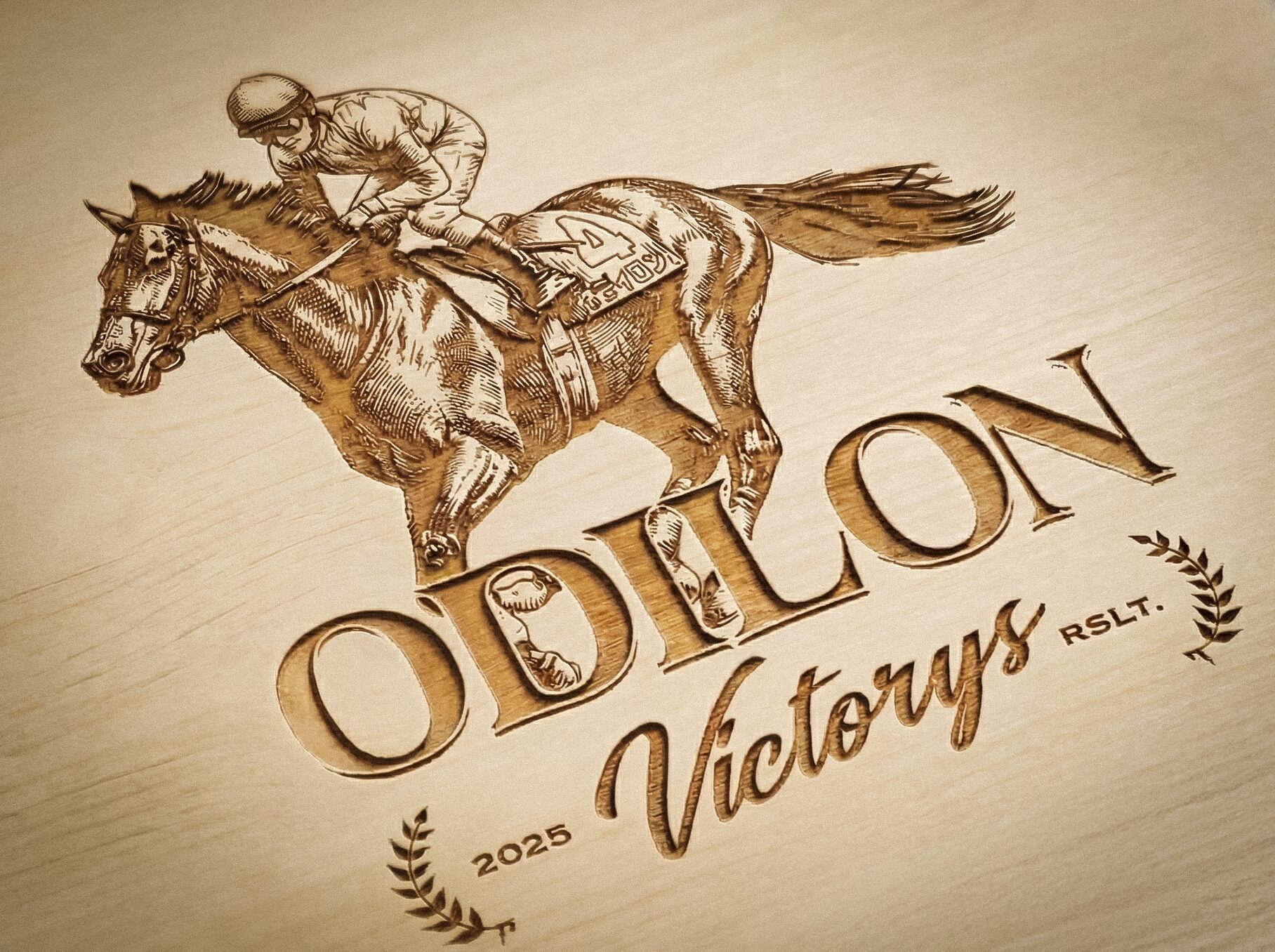 大阪のデザイン会社タイタン・アートのノベルティ制作事例_オディロン号重賞記念