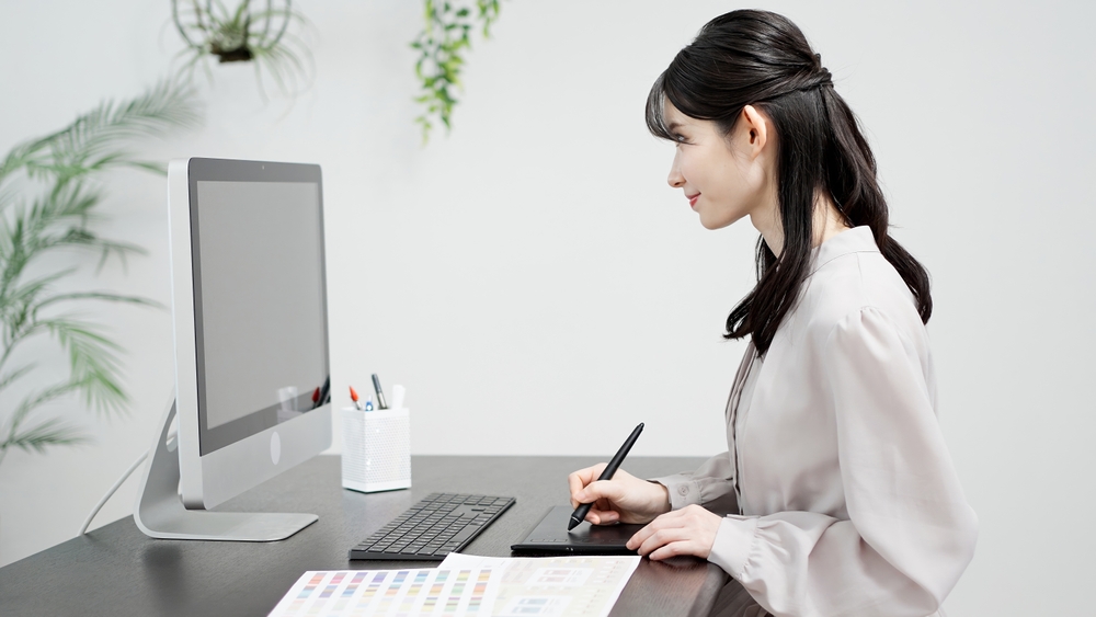 パンフレット制作会社おすすめ18選！選び方・費用相場・依頼時のポイントも紹介の画像| 大阪・東京のブランディングデザイン会社 タイタン・アート ｜ ブランディング・WEB・パッケージデザイン・パンフレット・カタログ制作